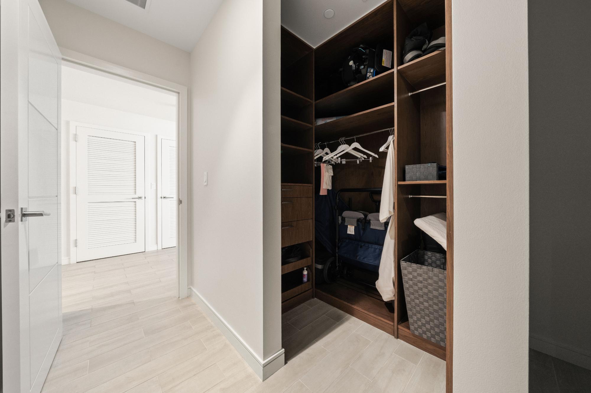BAY STREET Unit: Unit # 711