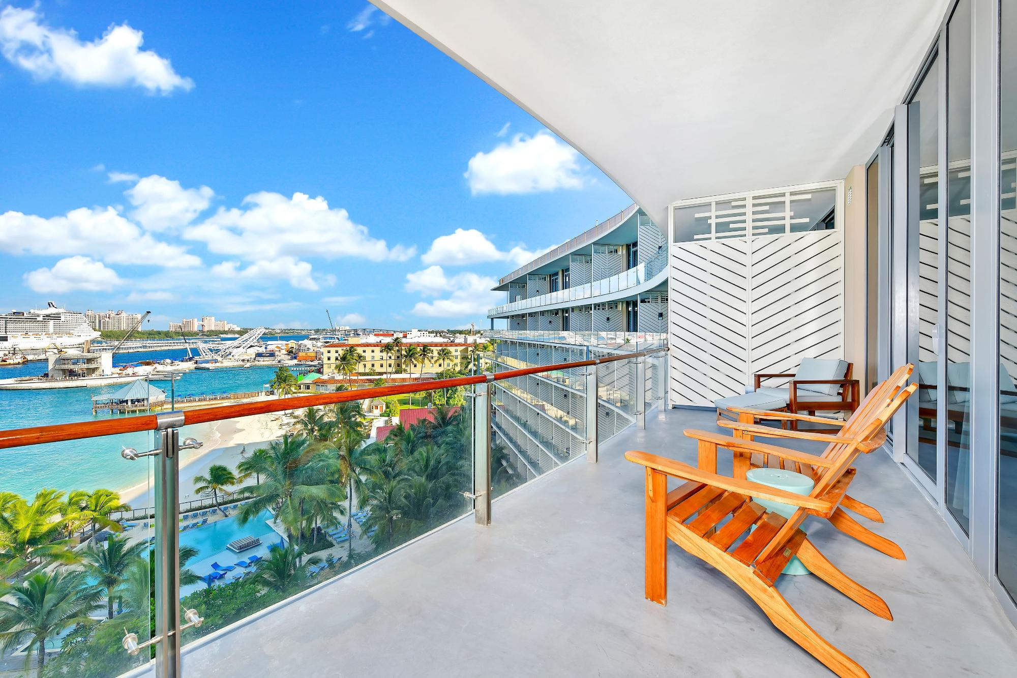 BAY STREET Unit: 703/710