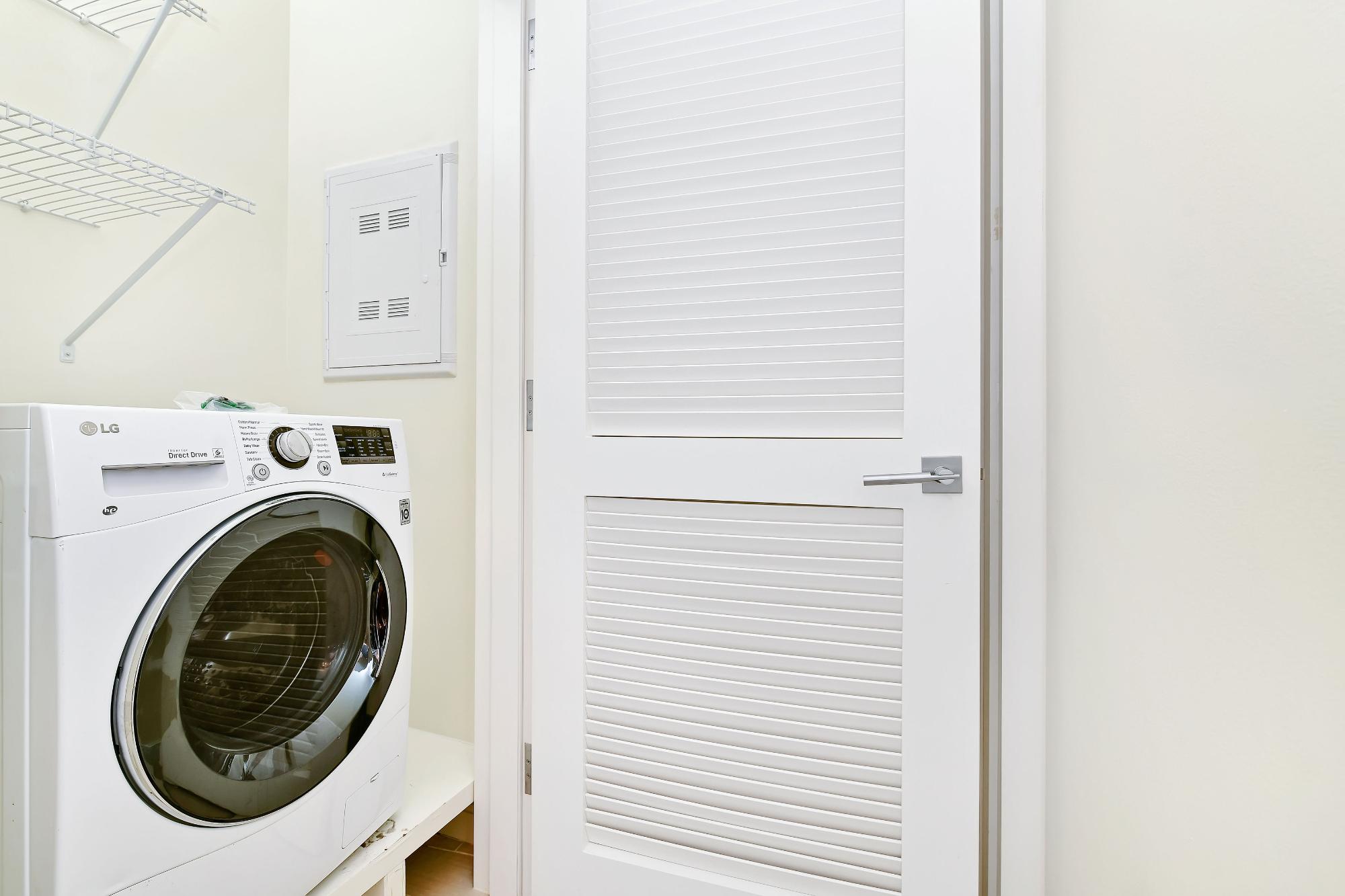 BAY STREET Unit: 703/710