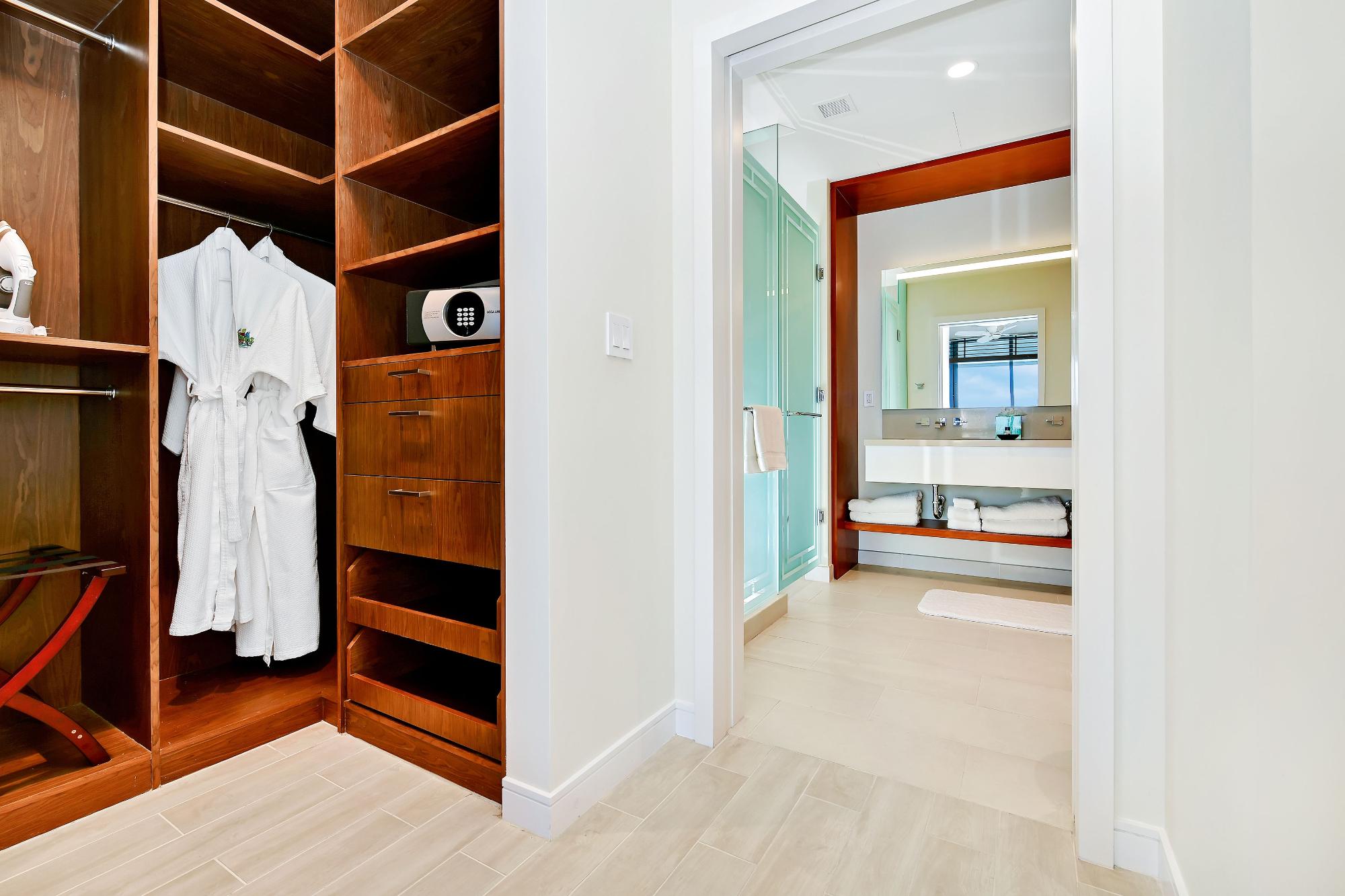 BAY STREET Unit: 703/710