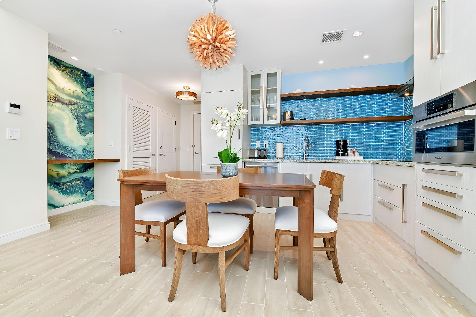 BAY STREET Unit: 703/710