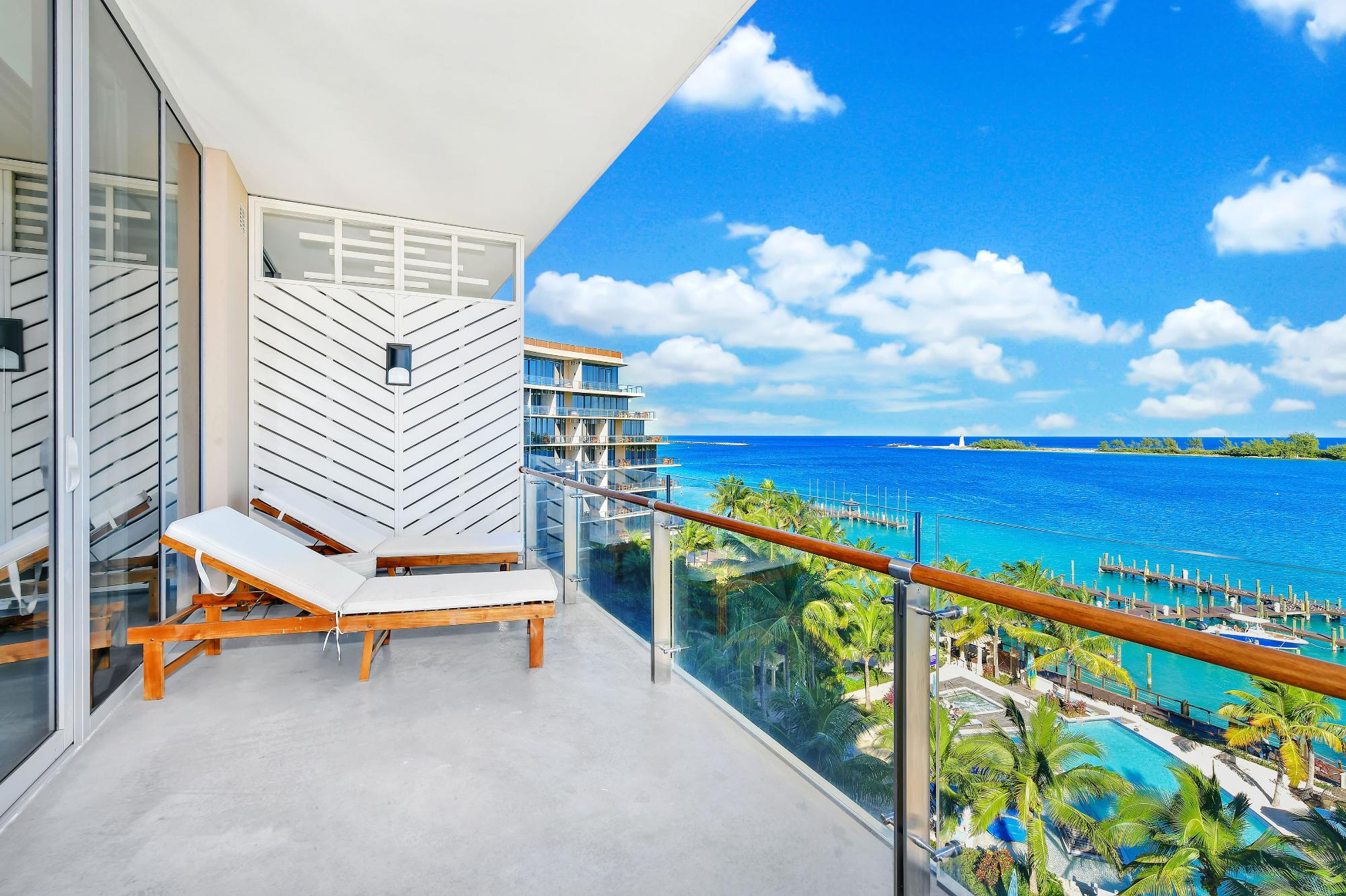 BAY STREET Unit: 615/621