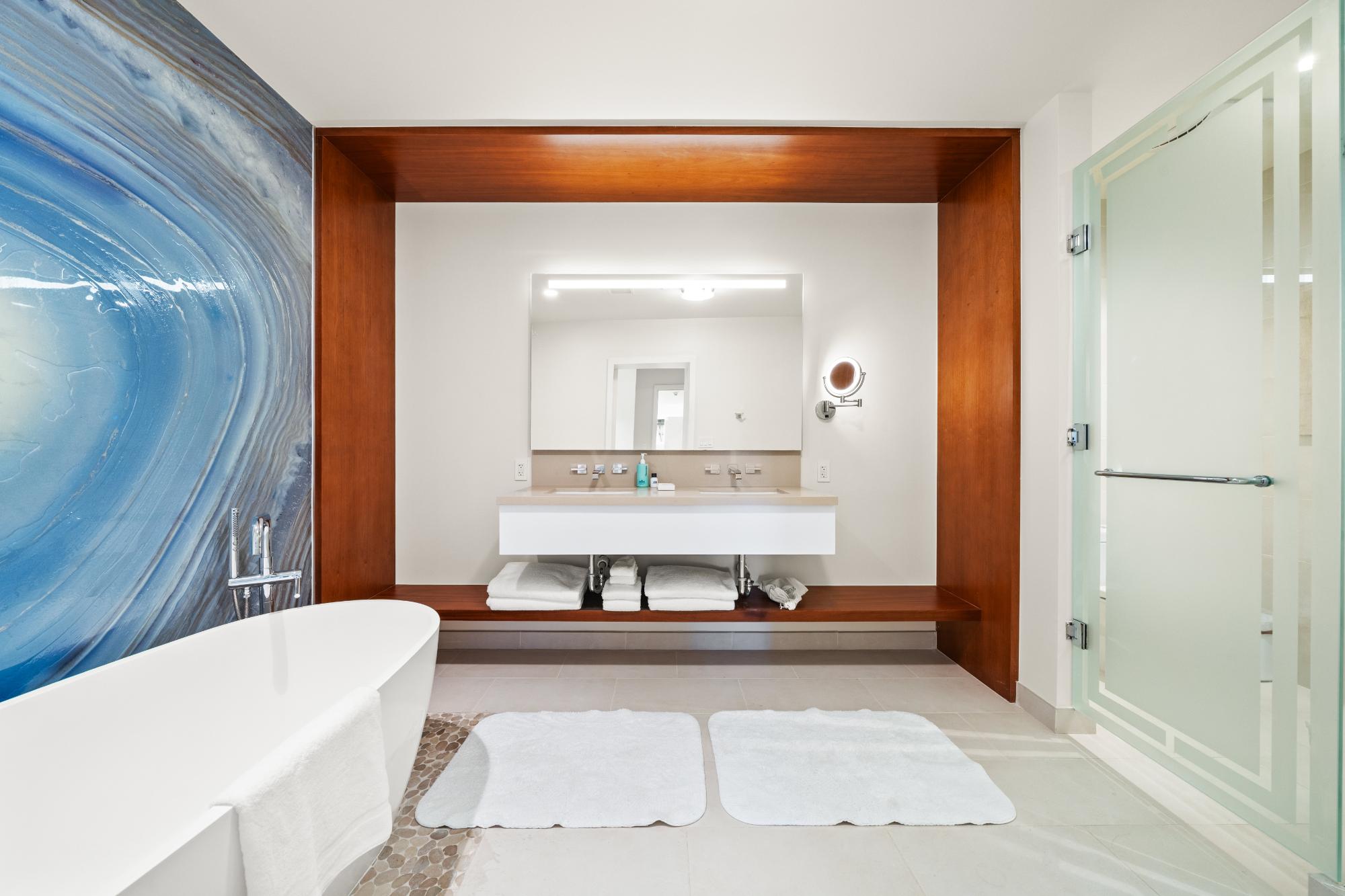 BAY STREET Unit: 807/804