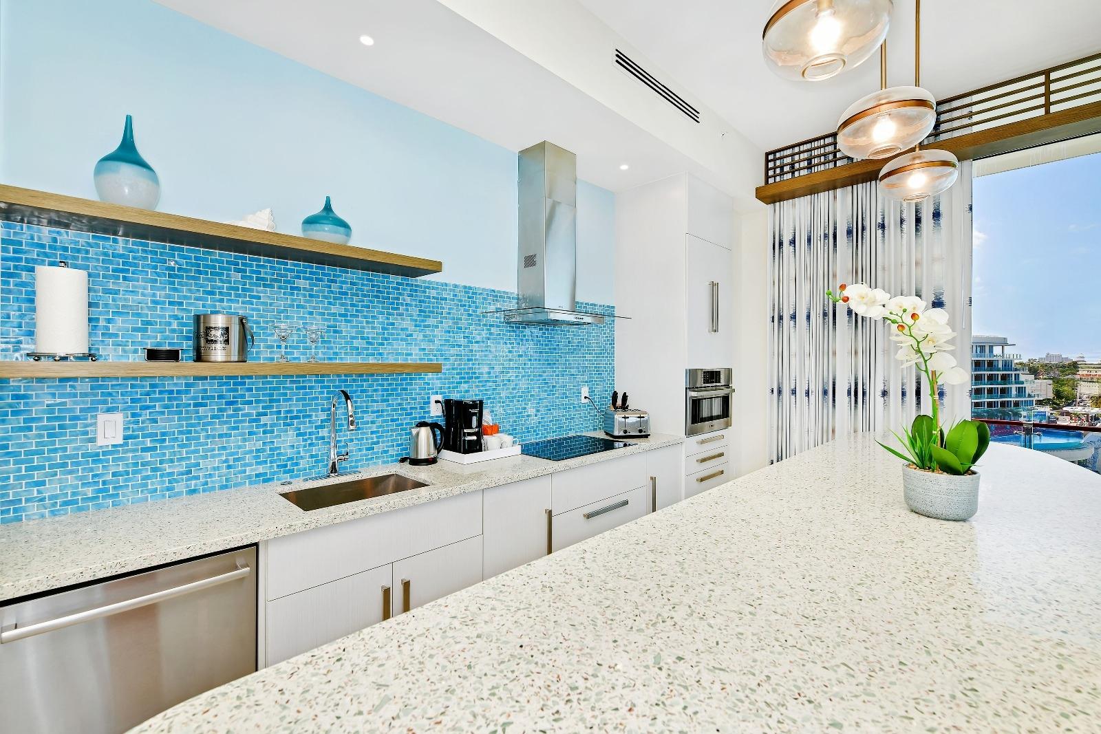 BAY STREET Unit: 808/801