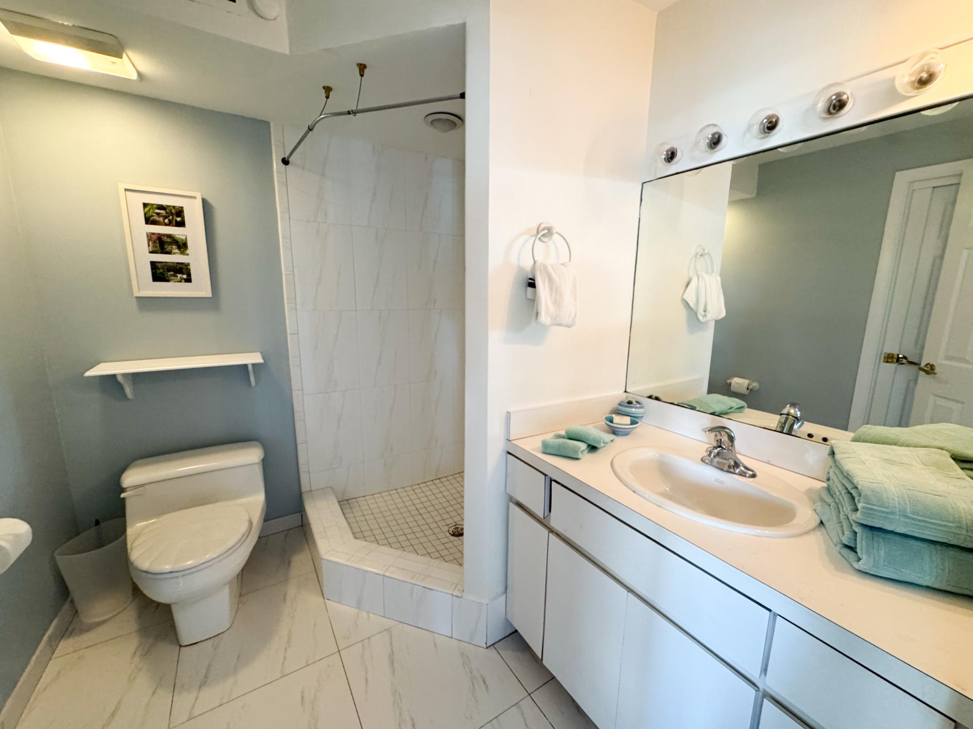 VISTA BELLA, CABLE BEACH Unit: 204