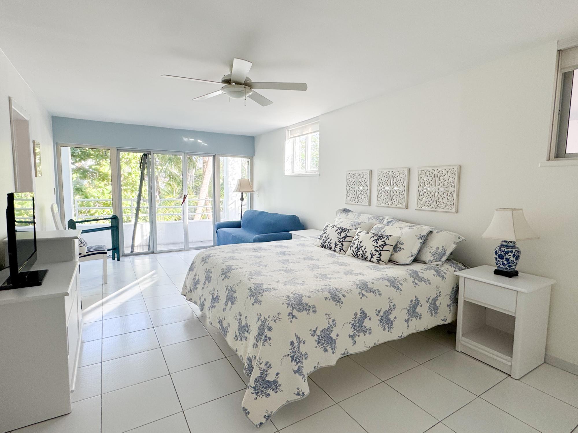 VISTA BELLA, CABLE BEACH Unit: 204