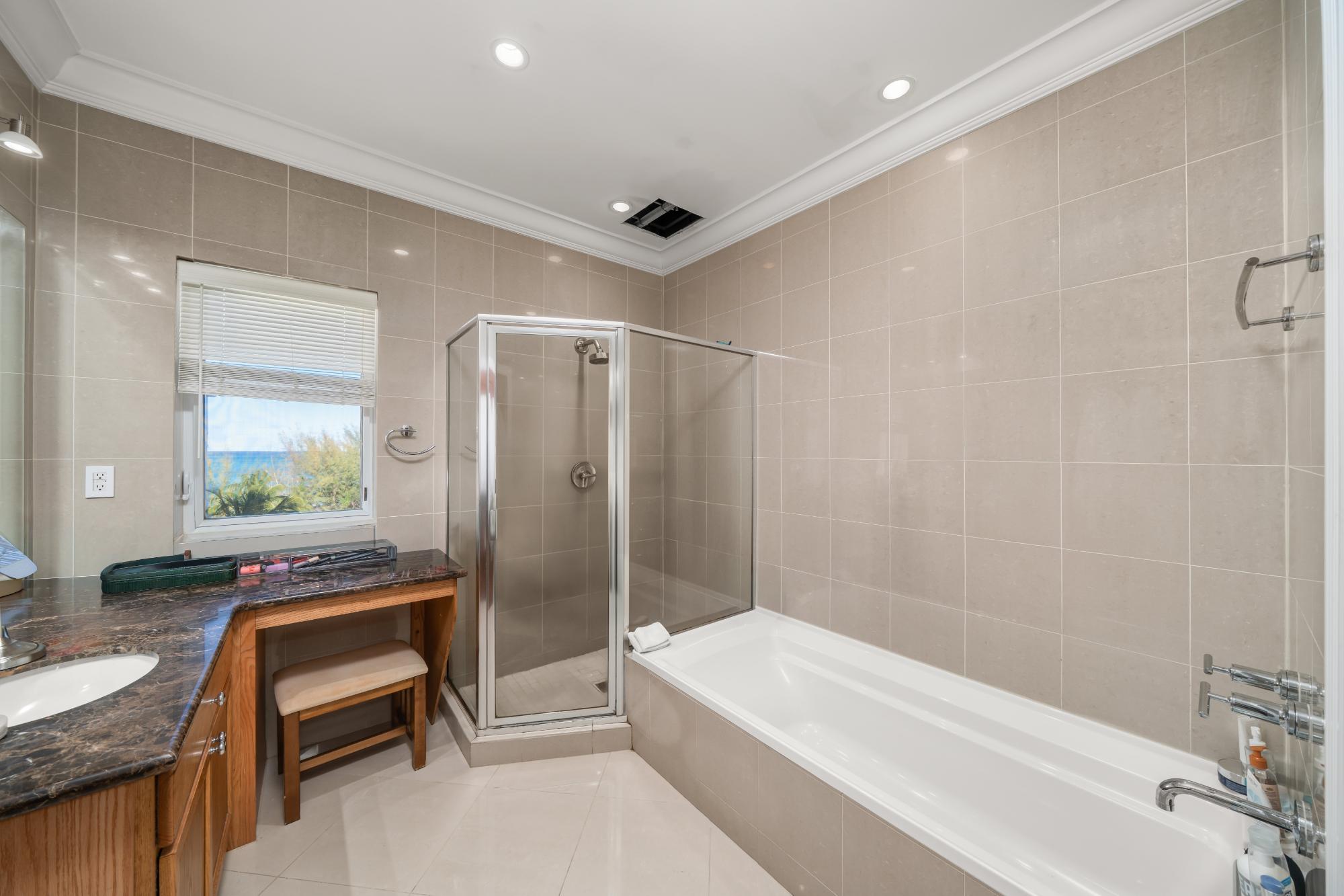 CAVES HEIGHTS Unit: 3C