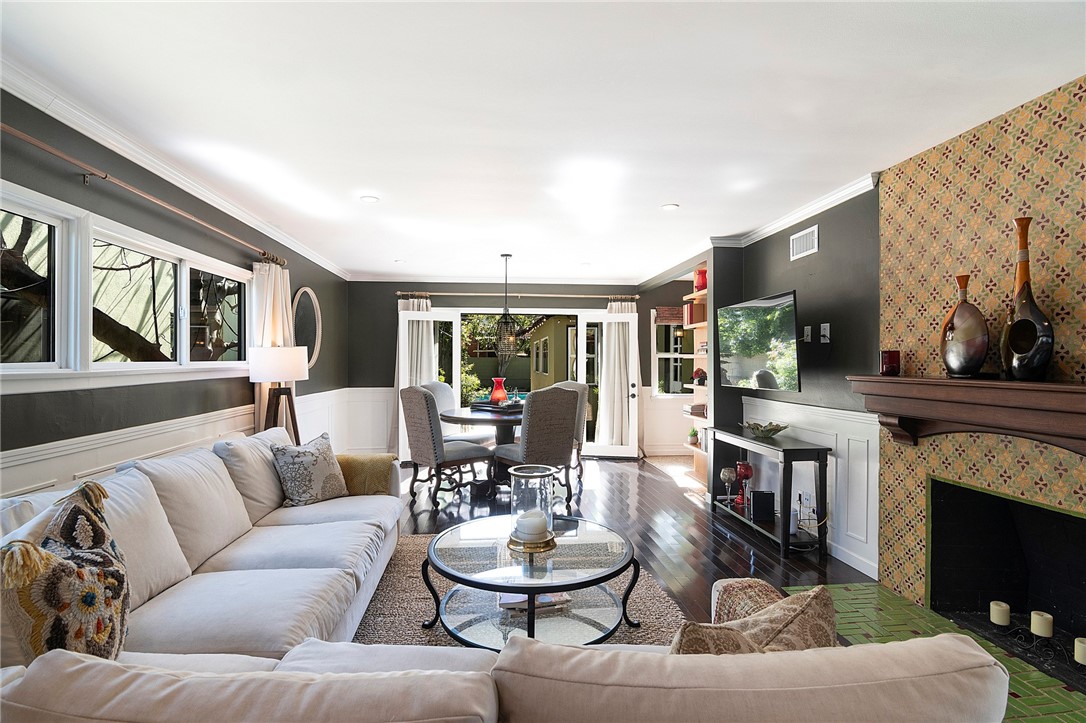 544 N California Street