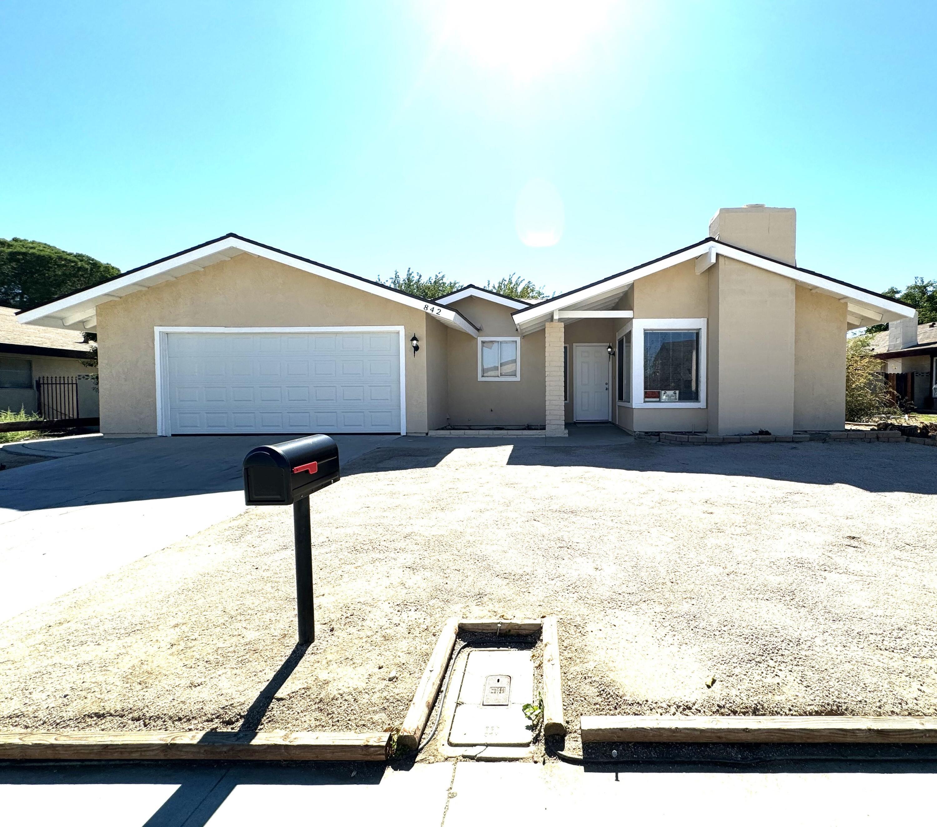 842 E Langhorn Street