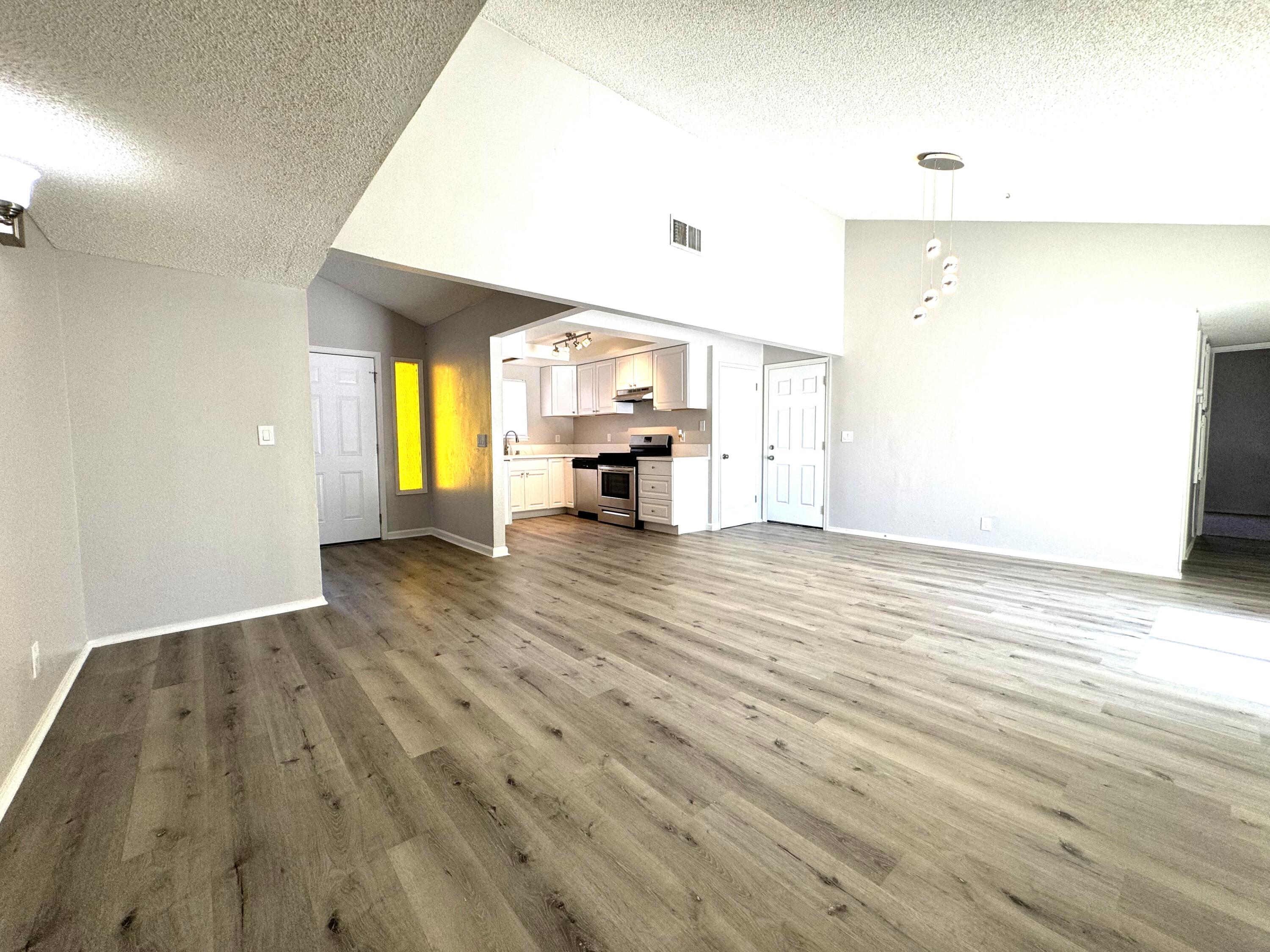 842 E Langhorn Street