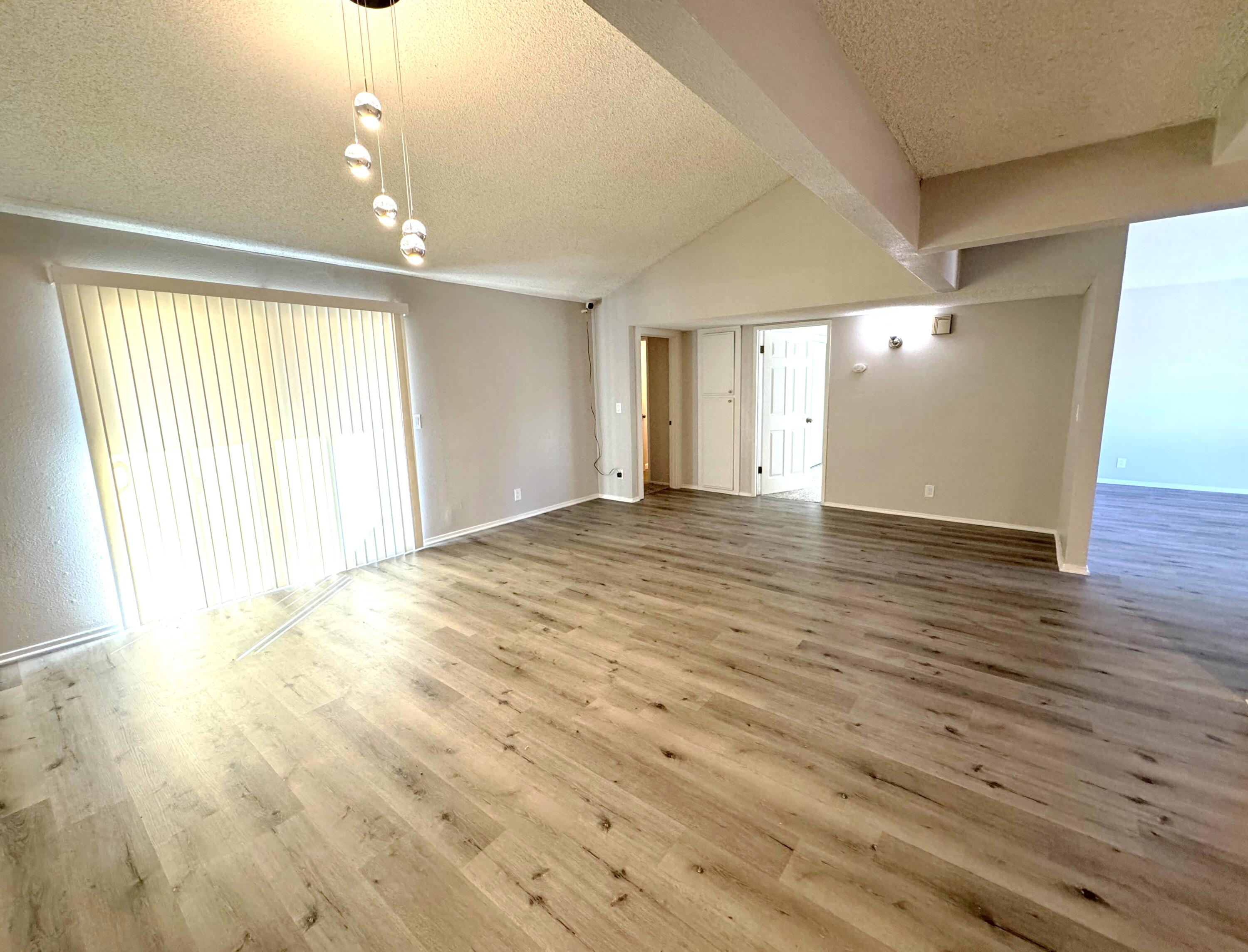 842 E Langhorn Street