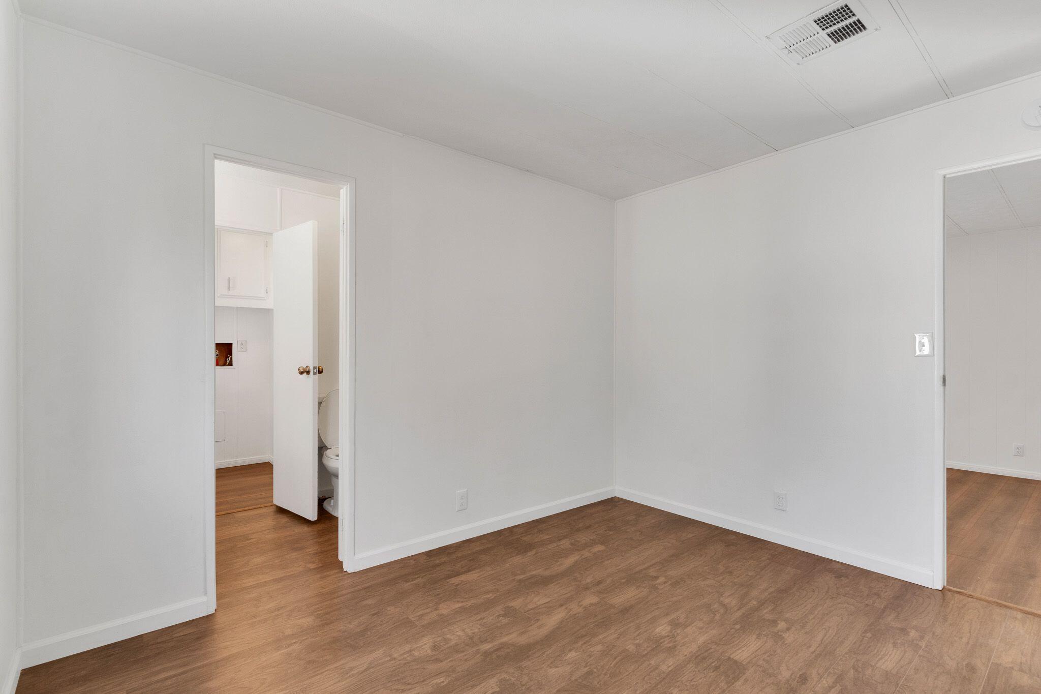 1301 E Avenue I Unit: 250