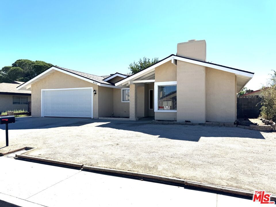 842 E Langhorn Street