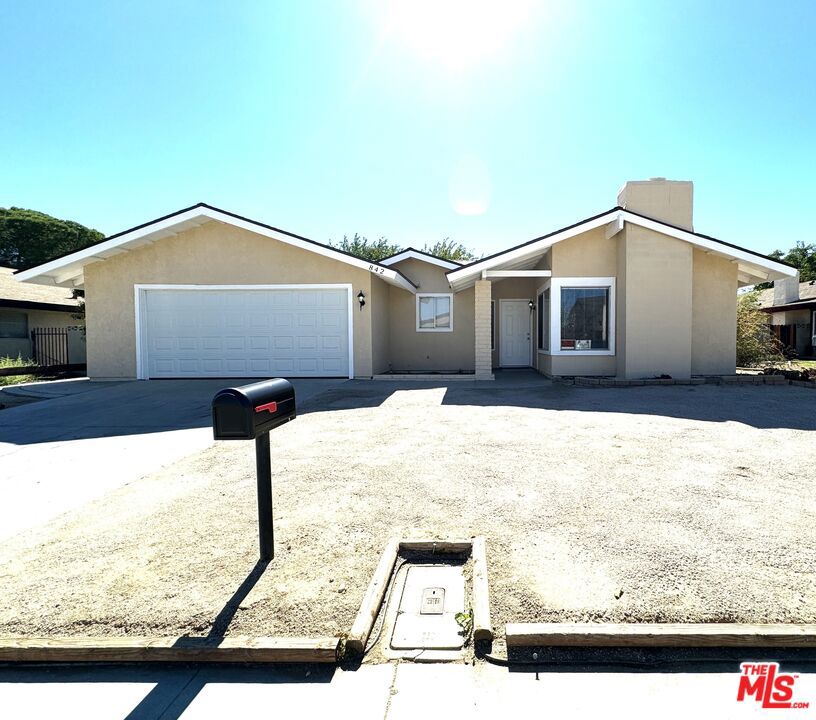 842 E Langhorn Street