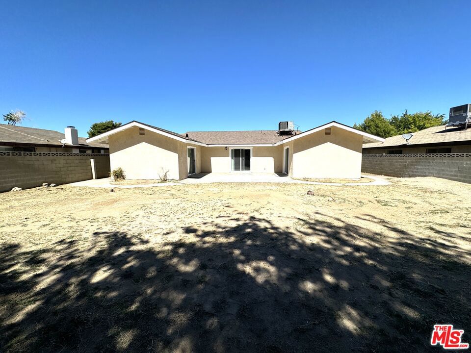 842 E Langhorn Street