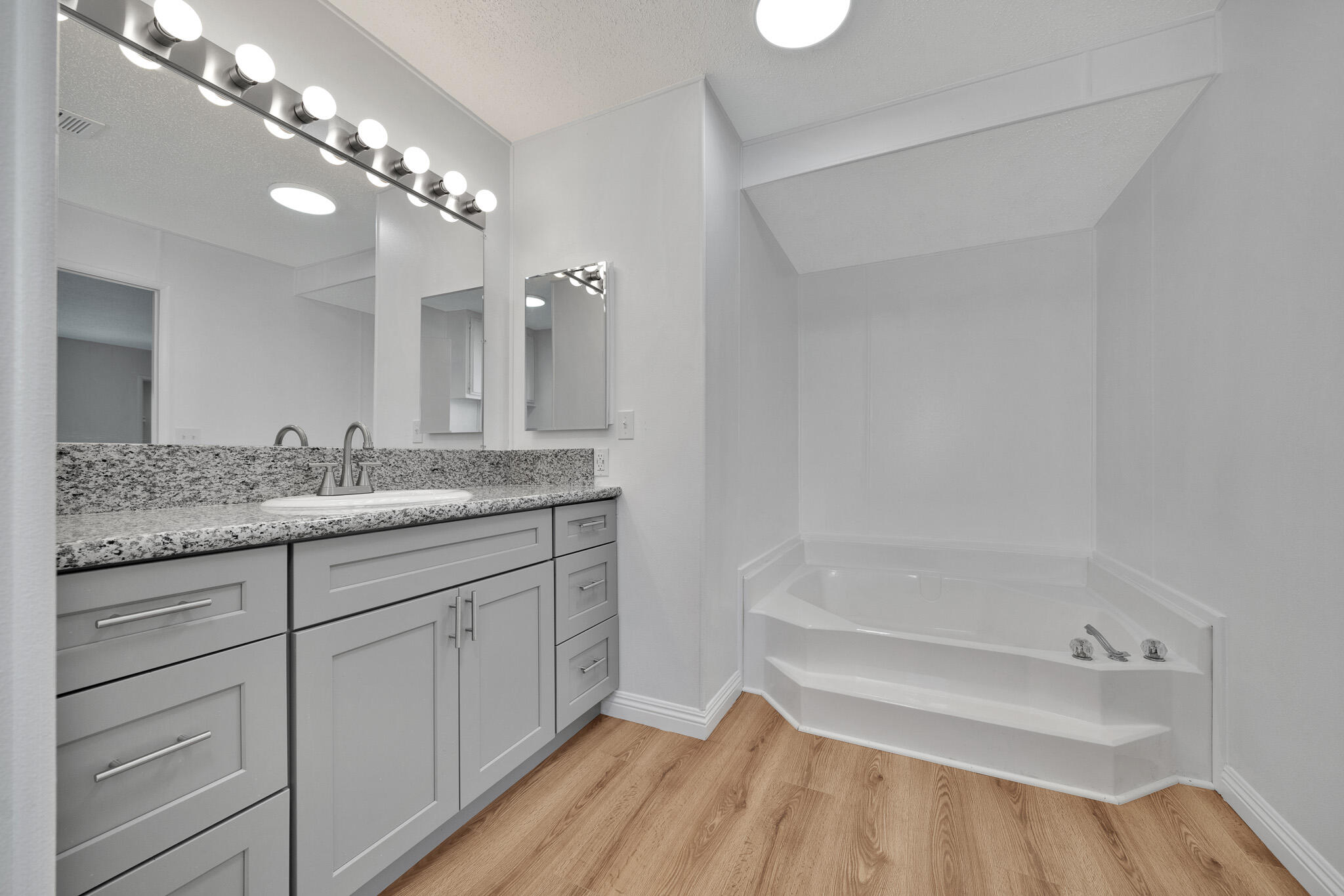 43850 E 20th St E Street Unit: 228