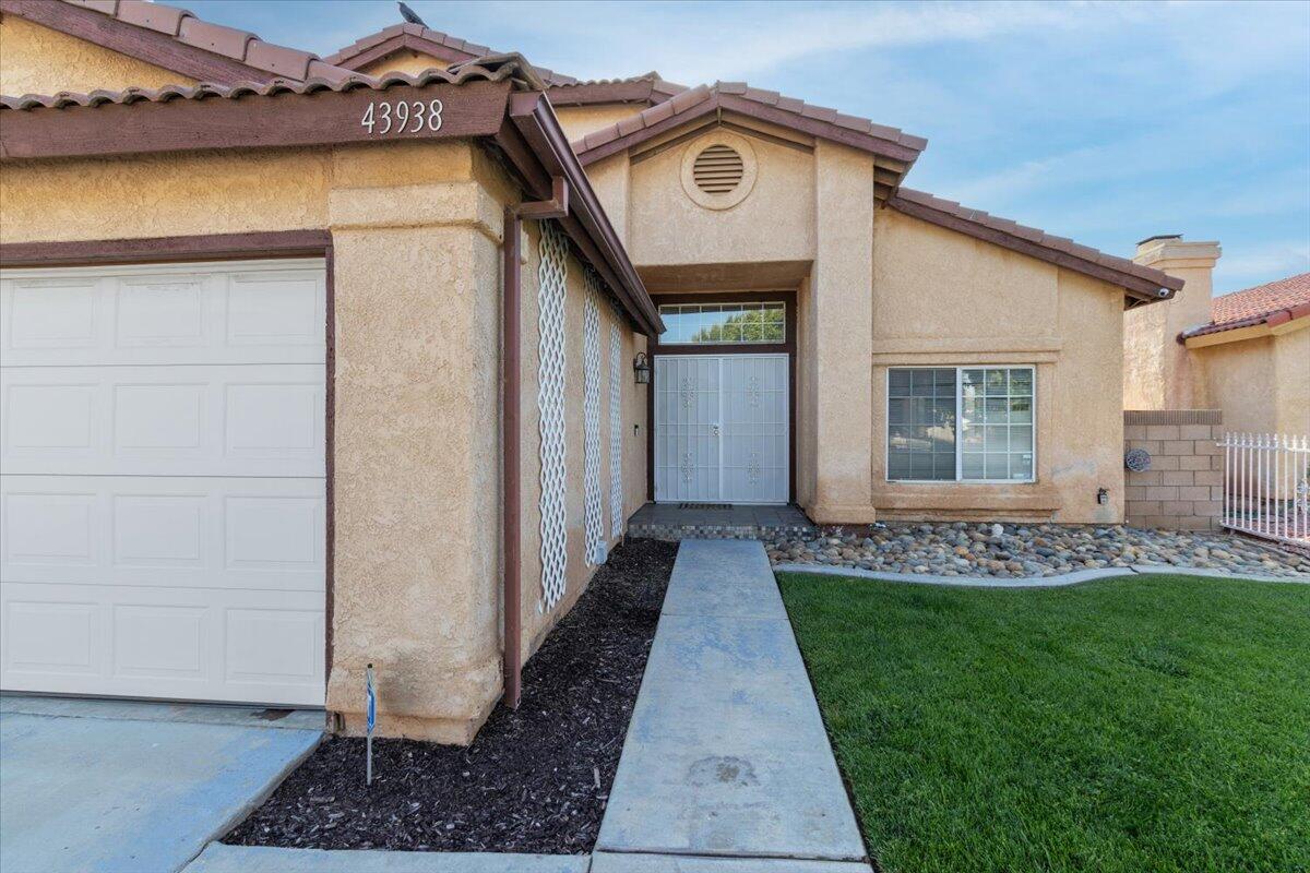 43938 Comstock Avenue