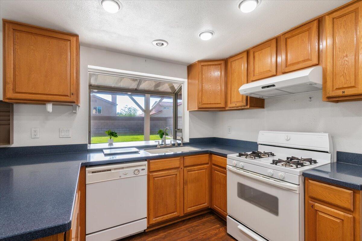 43938 Comstock Avenue