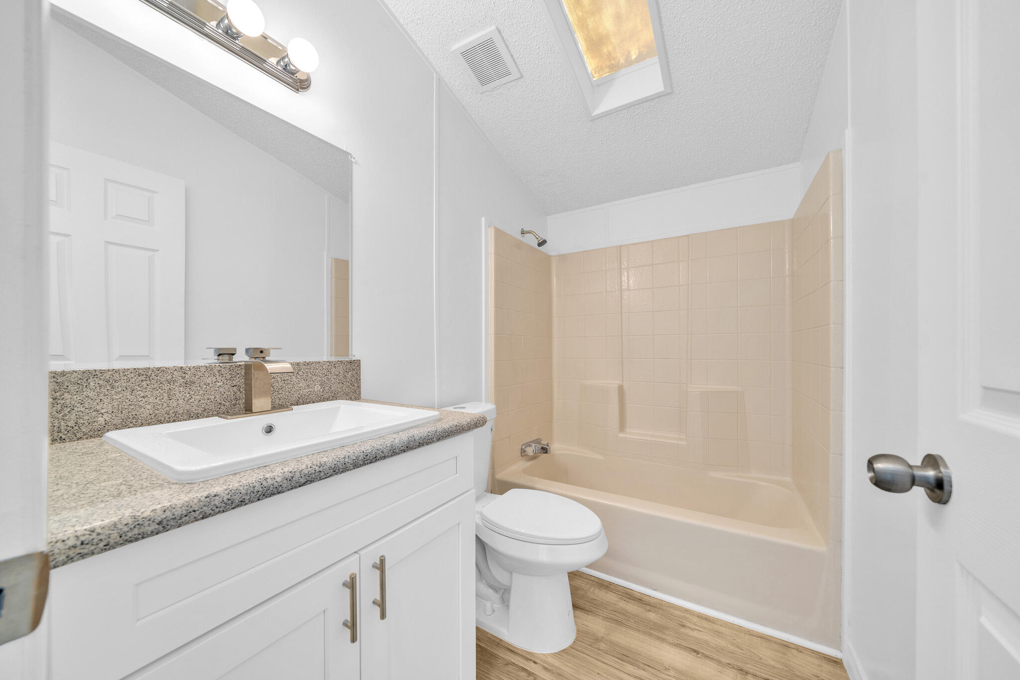 45111 E 25th St E Street Unit: 3
