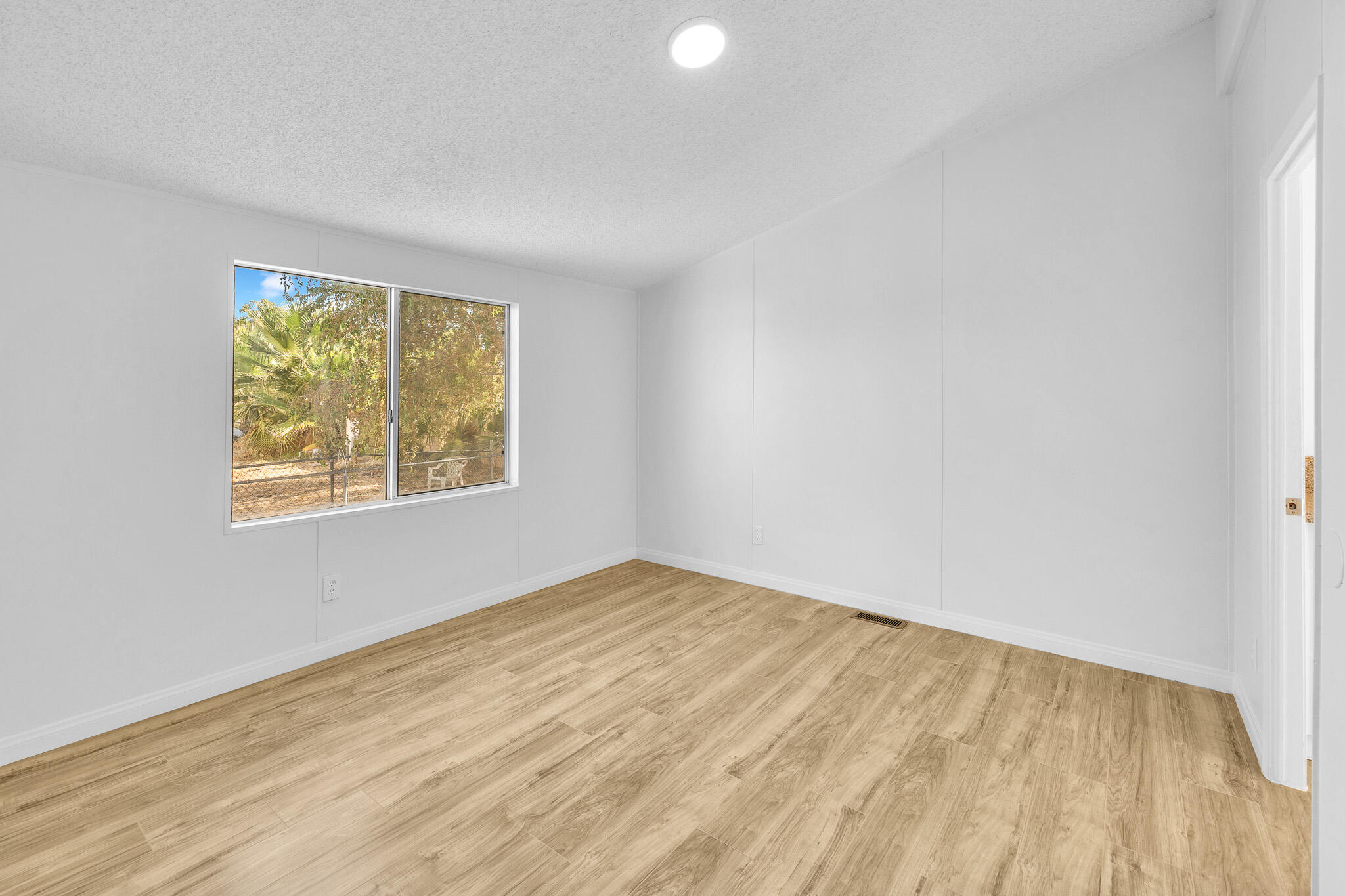 45111 E 25th St E Street Unit: 3