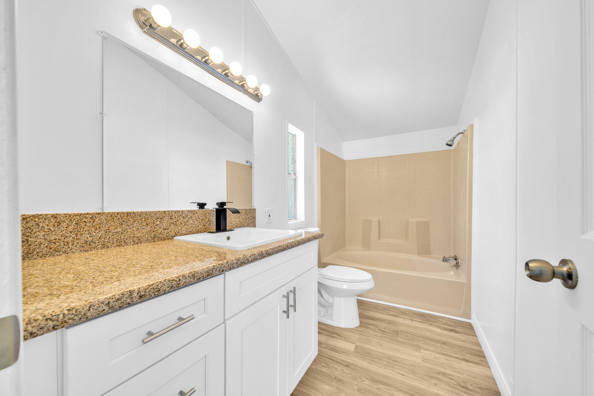 45111 E 25th St E Street Unit: 3
