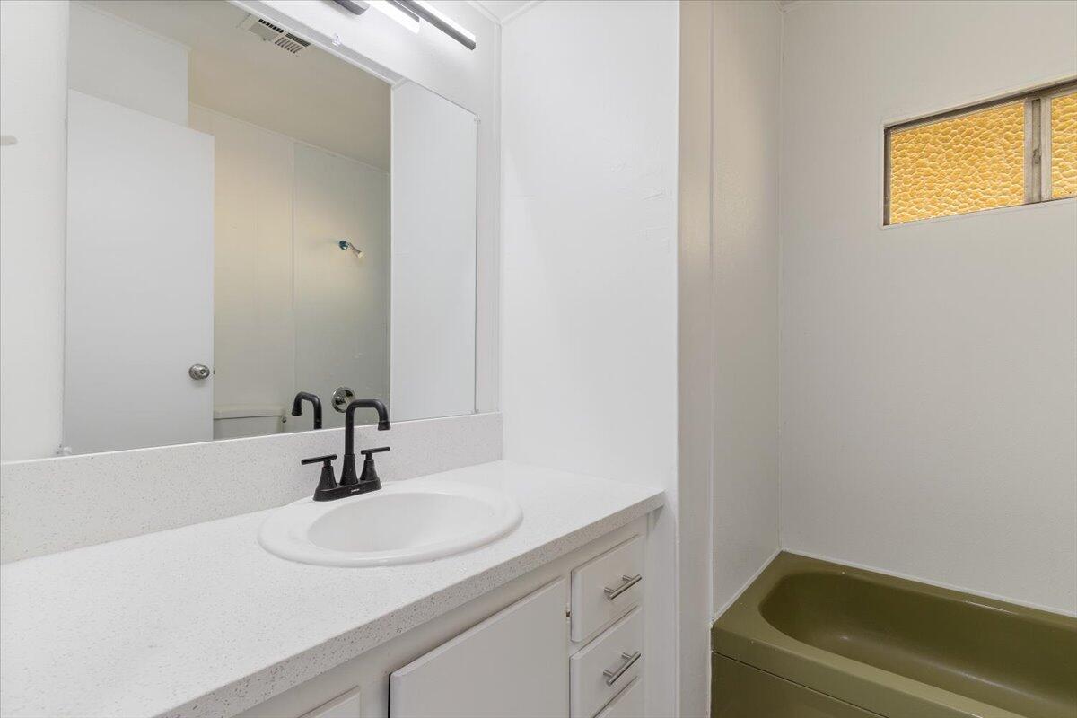 43850 20th St E Unit: 183