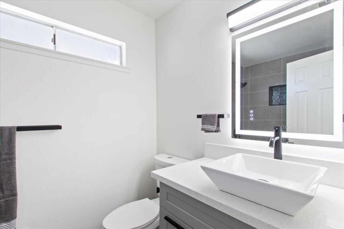 44509 Watford Avenue