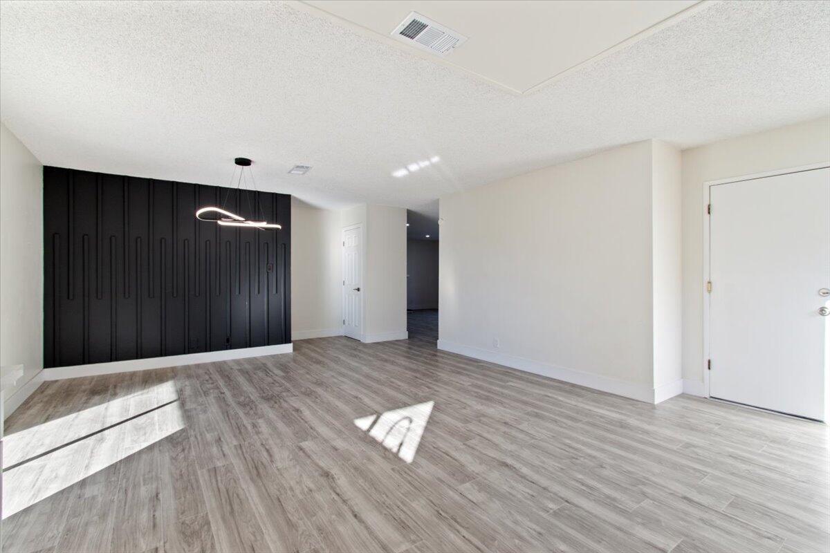 44509 Watford Avenue