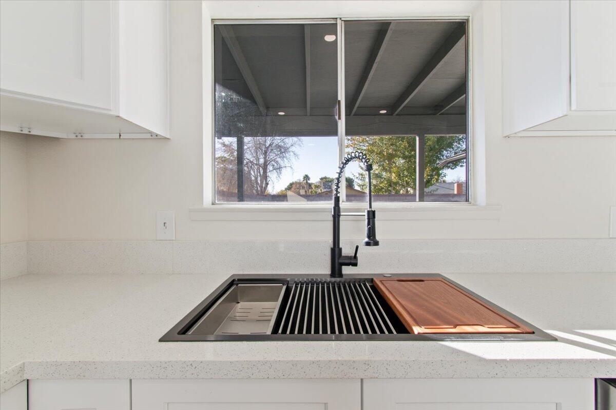 44509 Watford Avenue