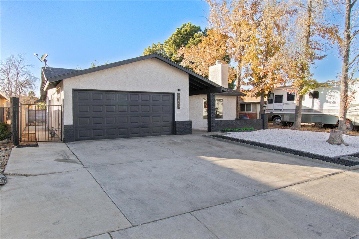 44509 Watford Avenue