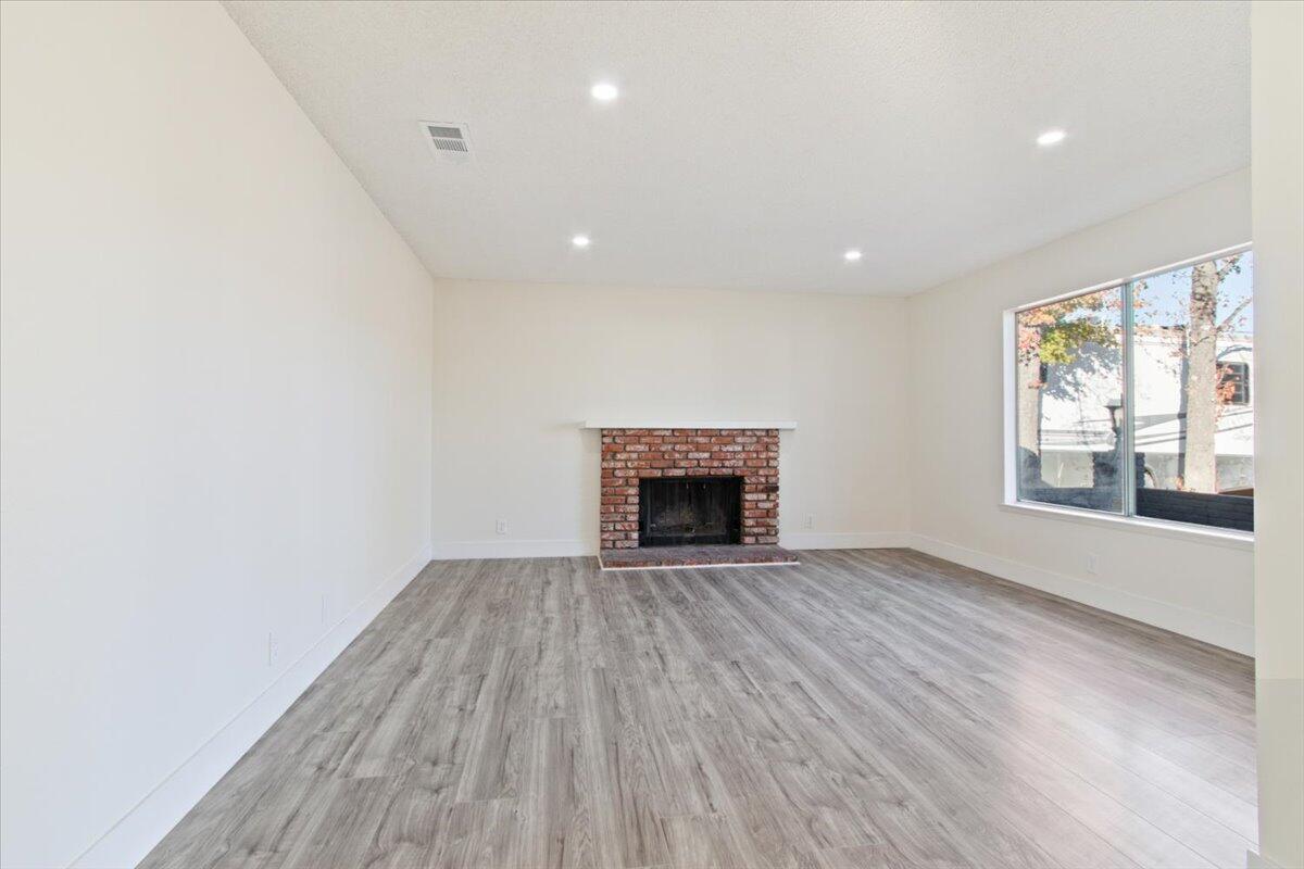 44509 Watford Avenue