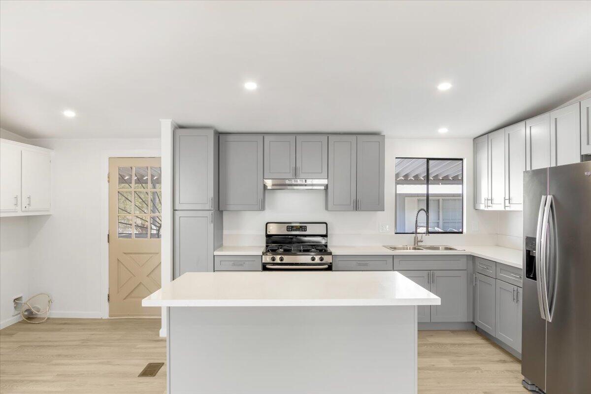 45111 E 25th St E Street Unit: 60