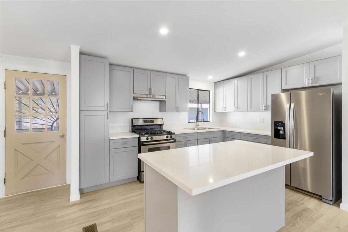 45111 E 25th St E Street Unit: 60