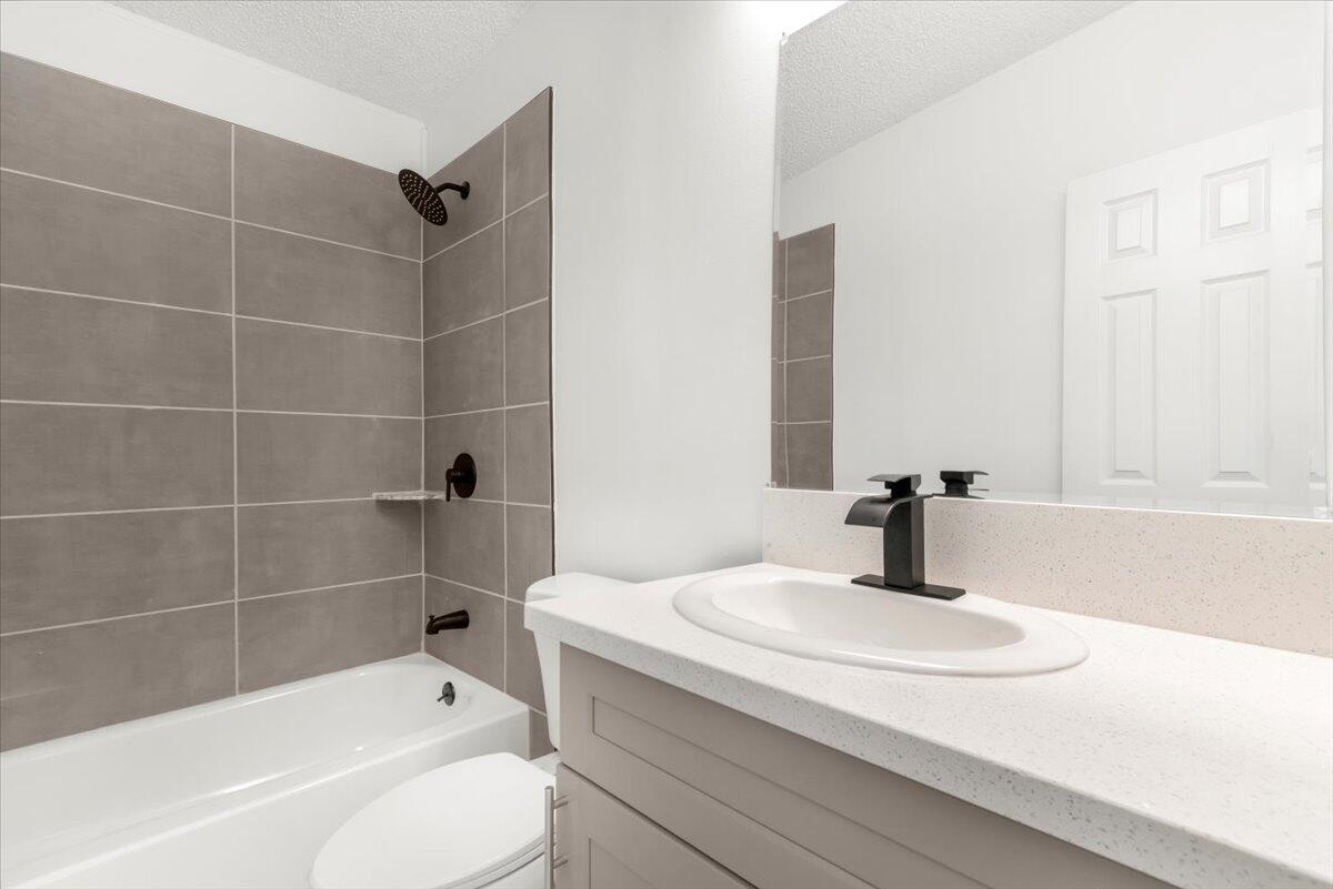 45111 E 25th St E Street Unit: 60