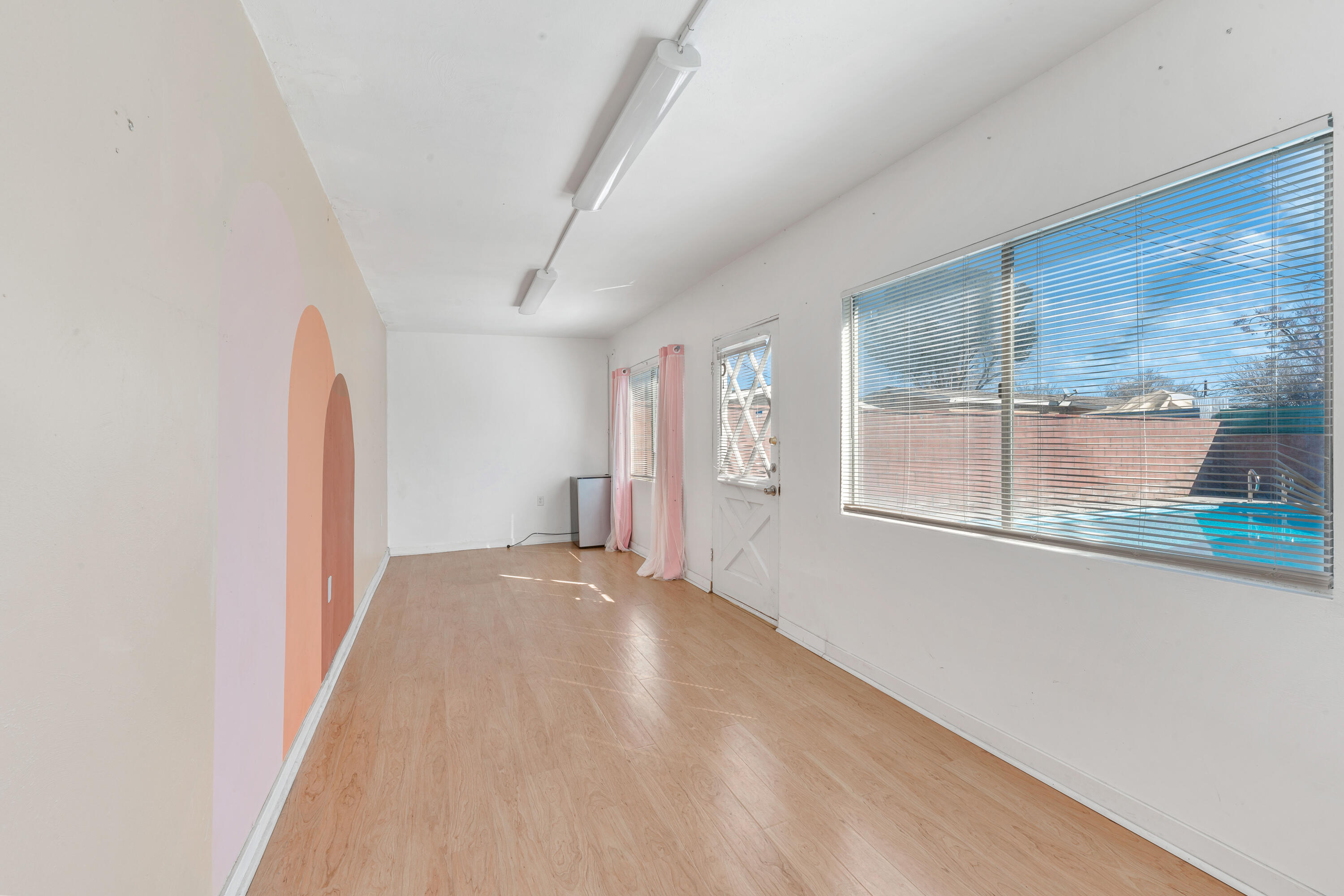 815 W Holguin Street