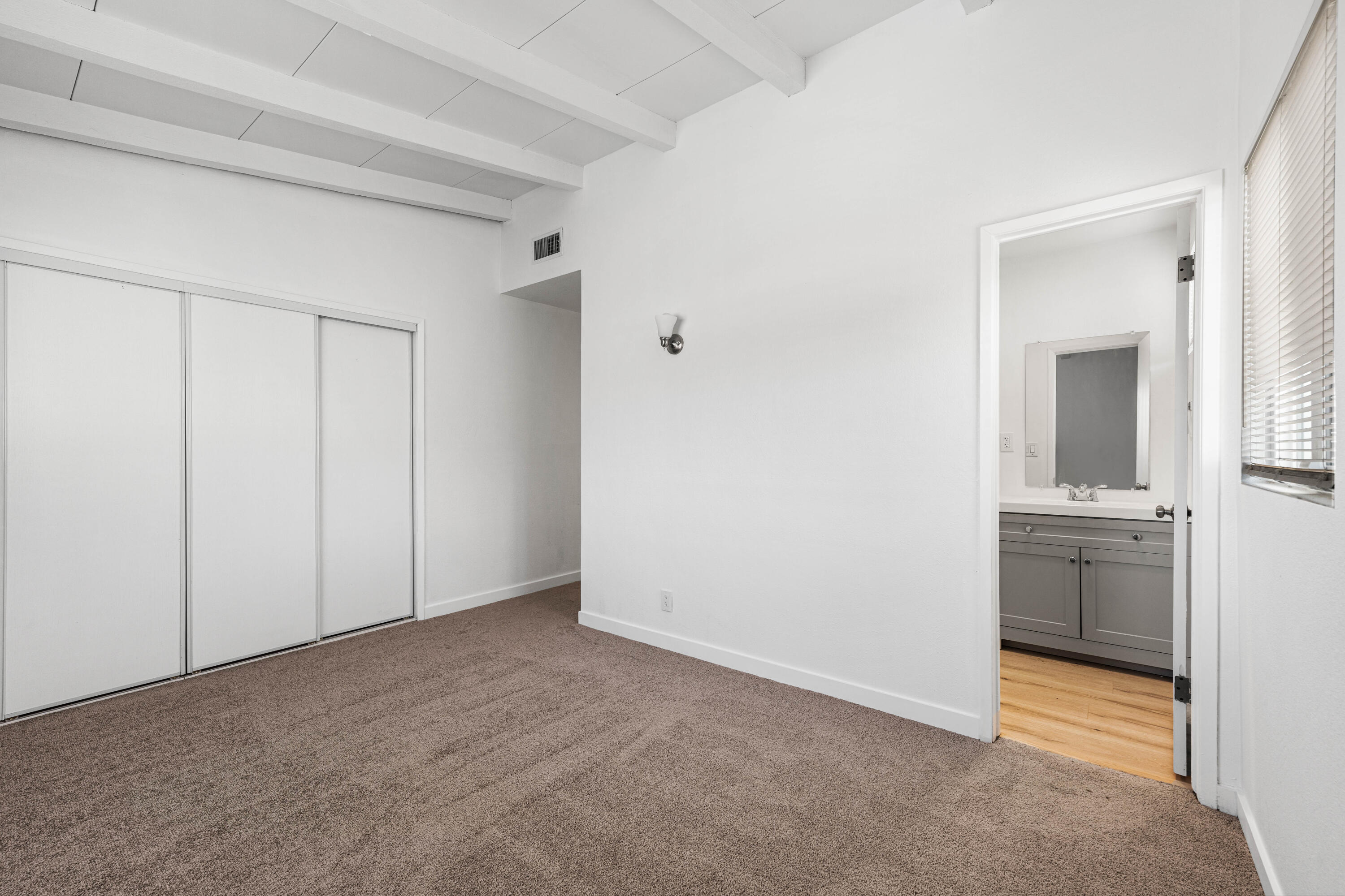 815 W Holguin Street