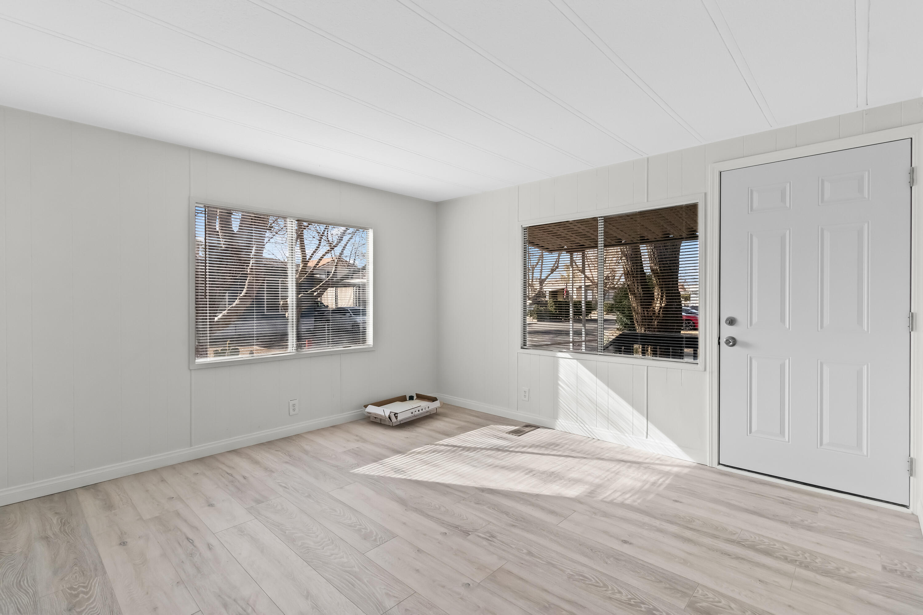 43850 E 20th St E Unit: 208