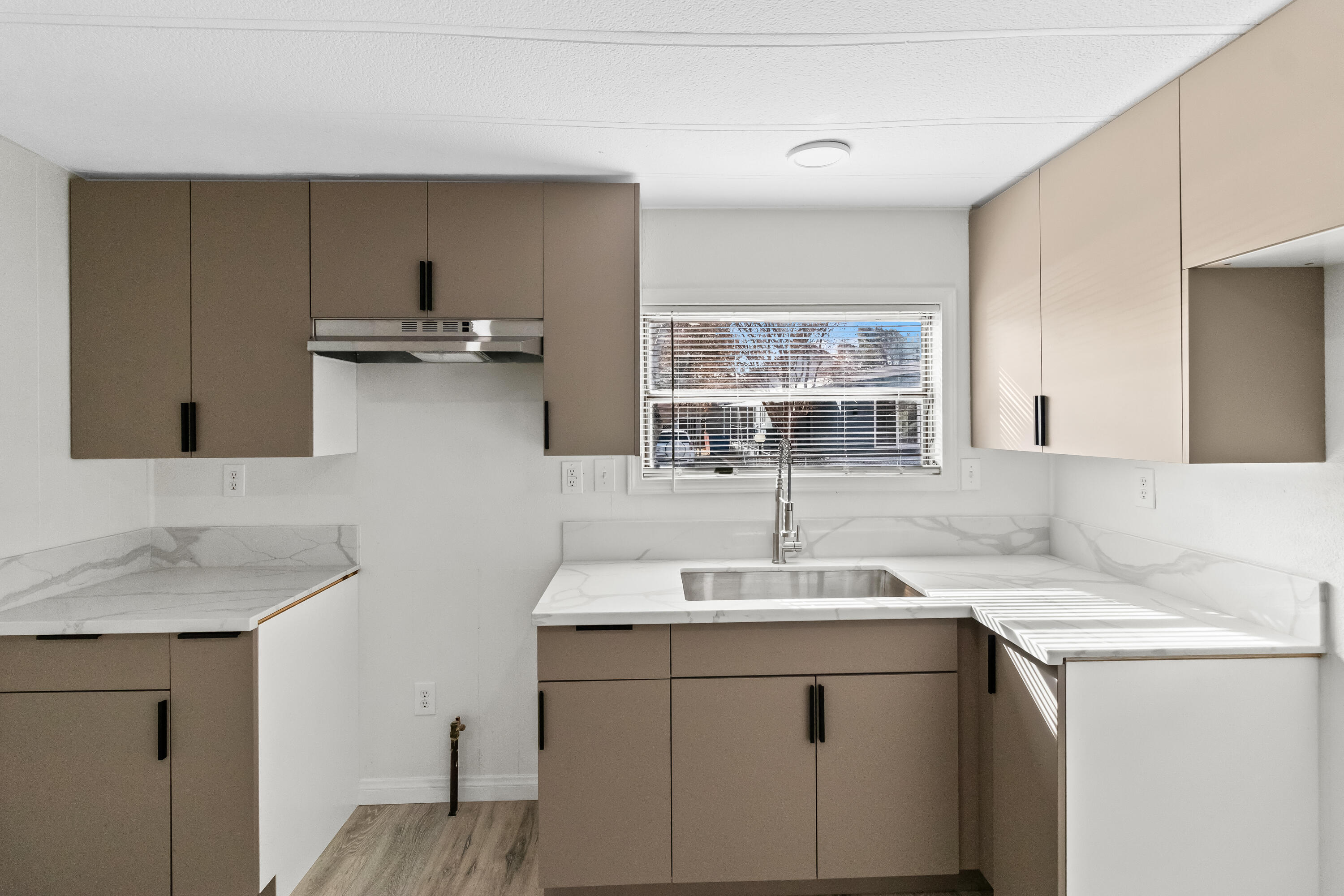 43850 E 20th St E Unit: 208
