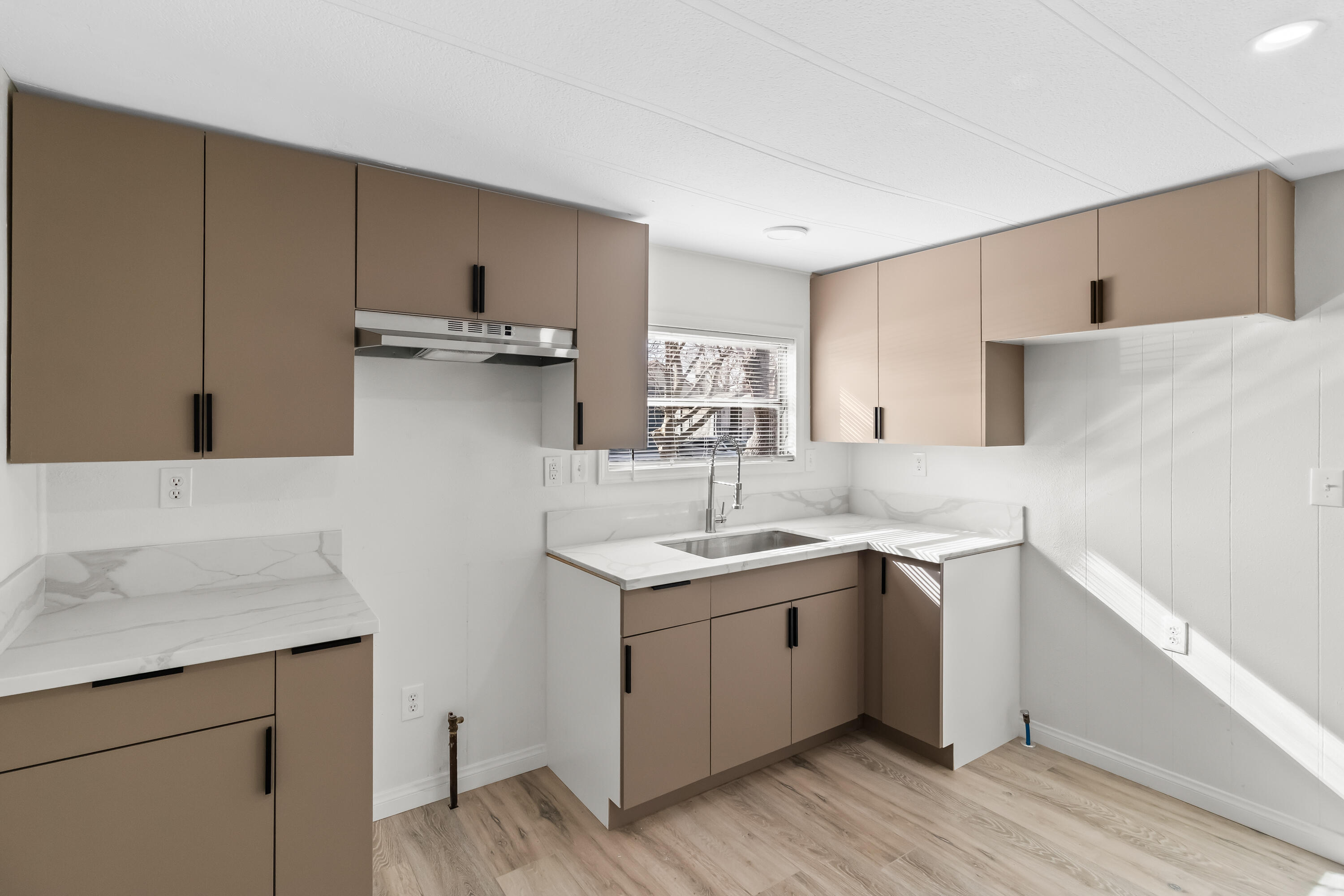 43850 E 20th St E Unit: 208