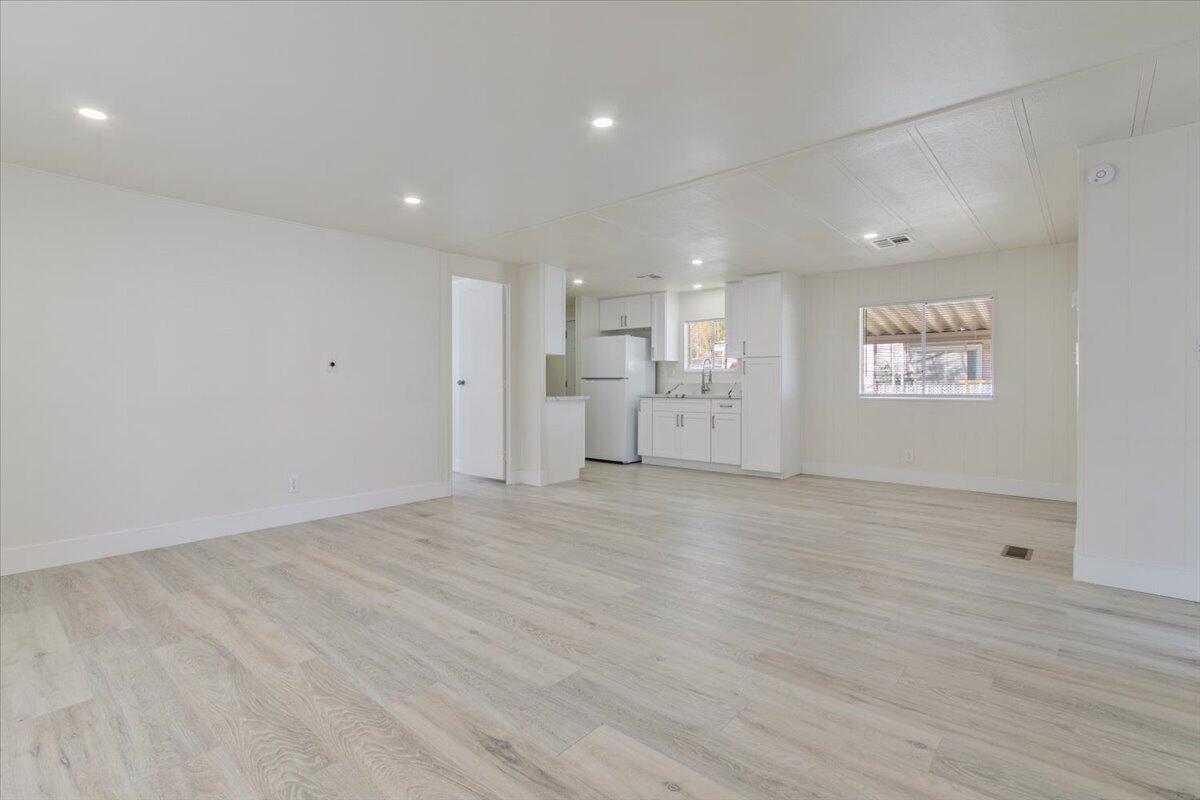 2330 E Avenue J8 Unit: 24