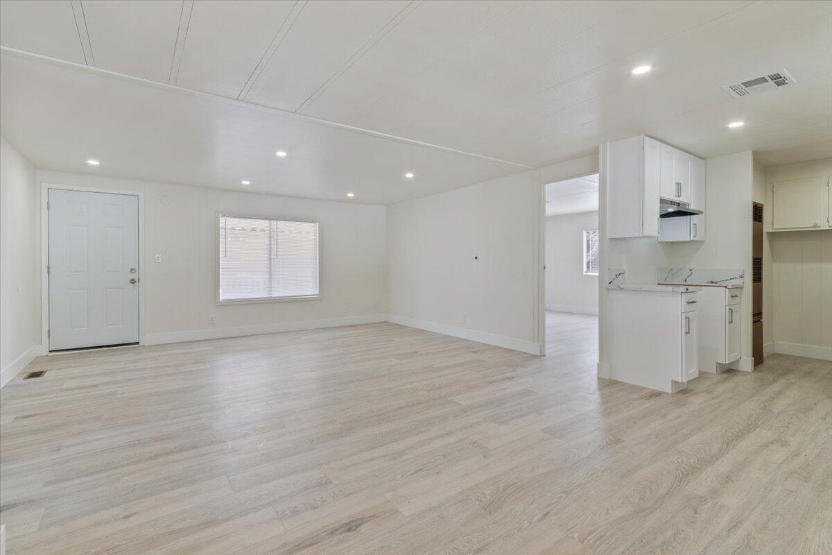 2330 E Avenue J8 Unit: 24