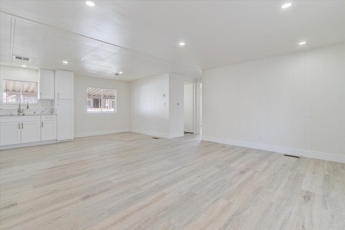 2330 E Avenue J8 Unit: 24