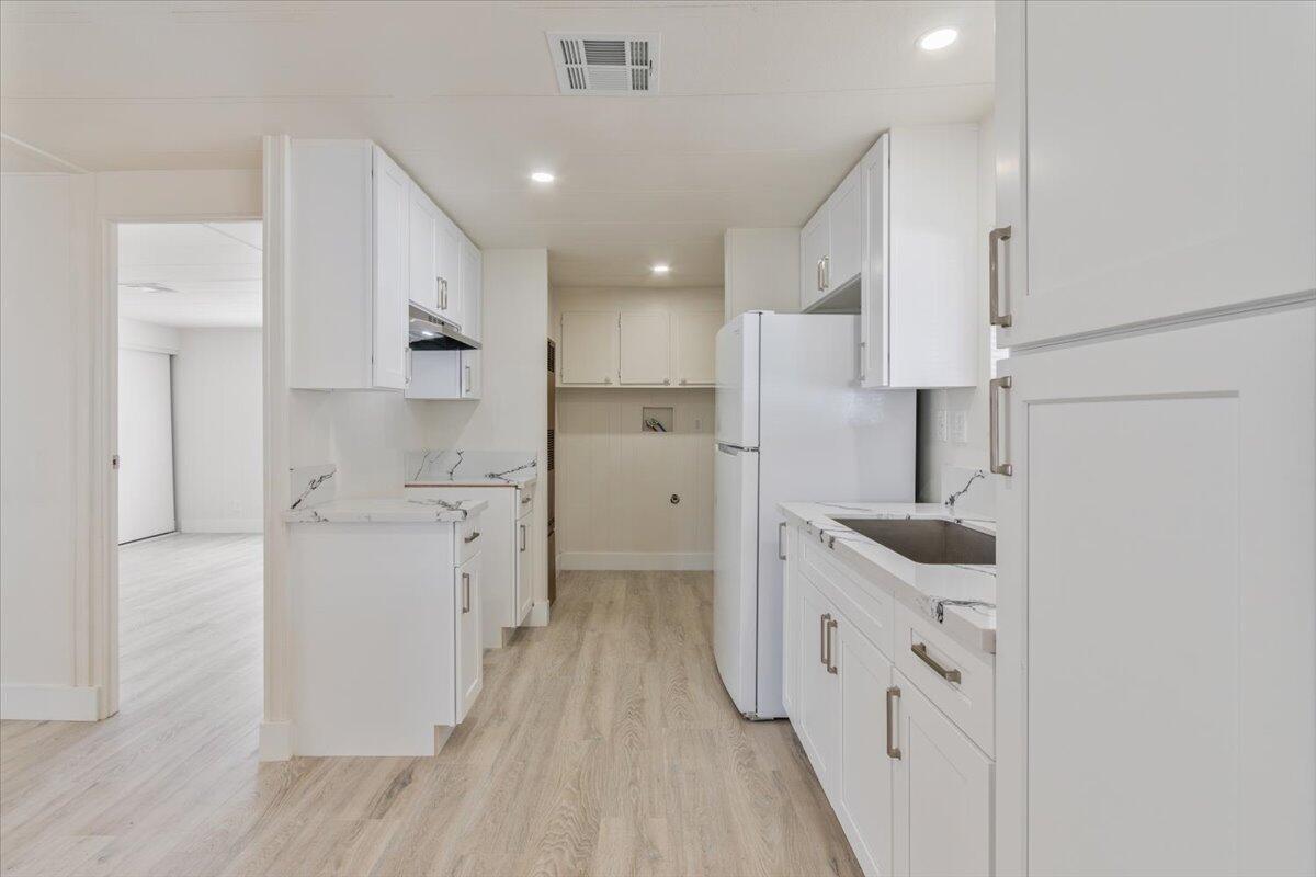 2330 E Avenue J8 Unit: 24