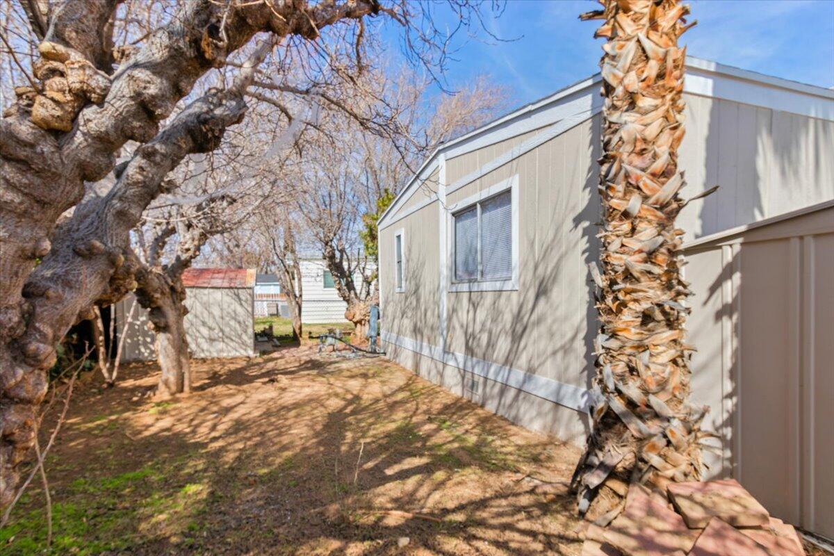 2330 E Avenue J8 Unit: 24