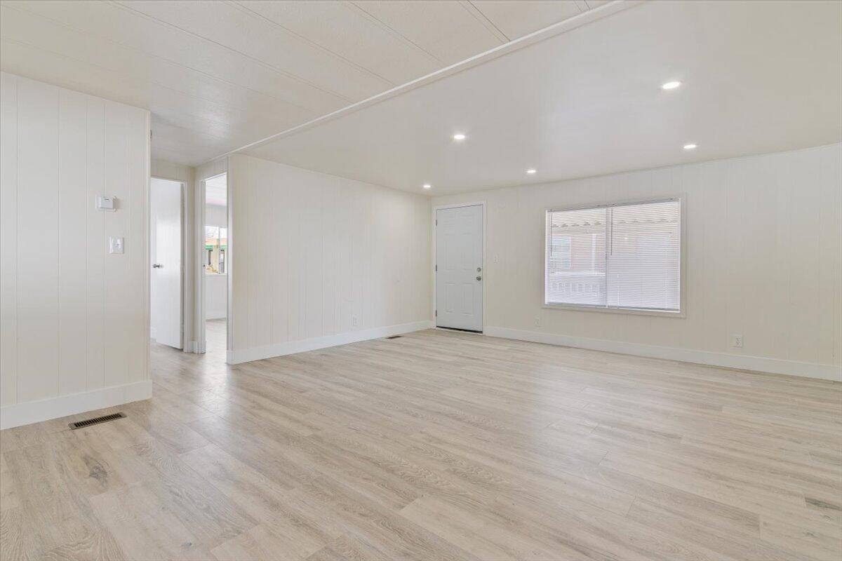 2330 E Avenue J8 Unit: 24