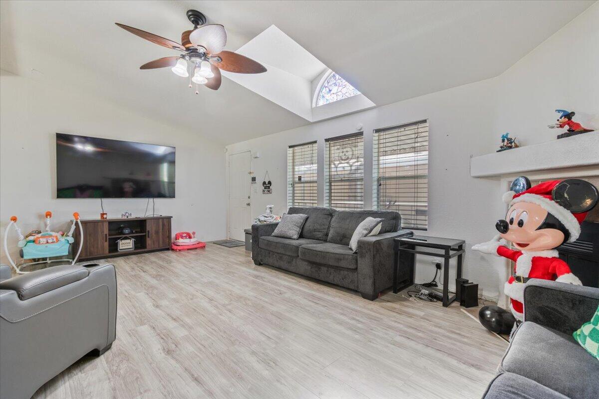 1501 E I Ave Unit: 125