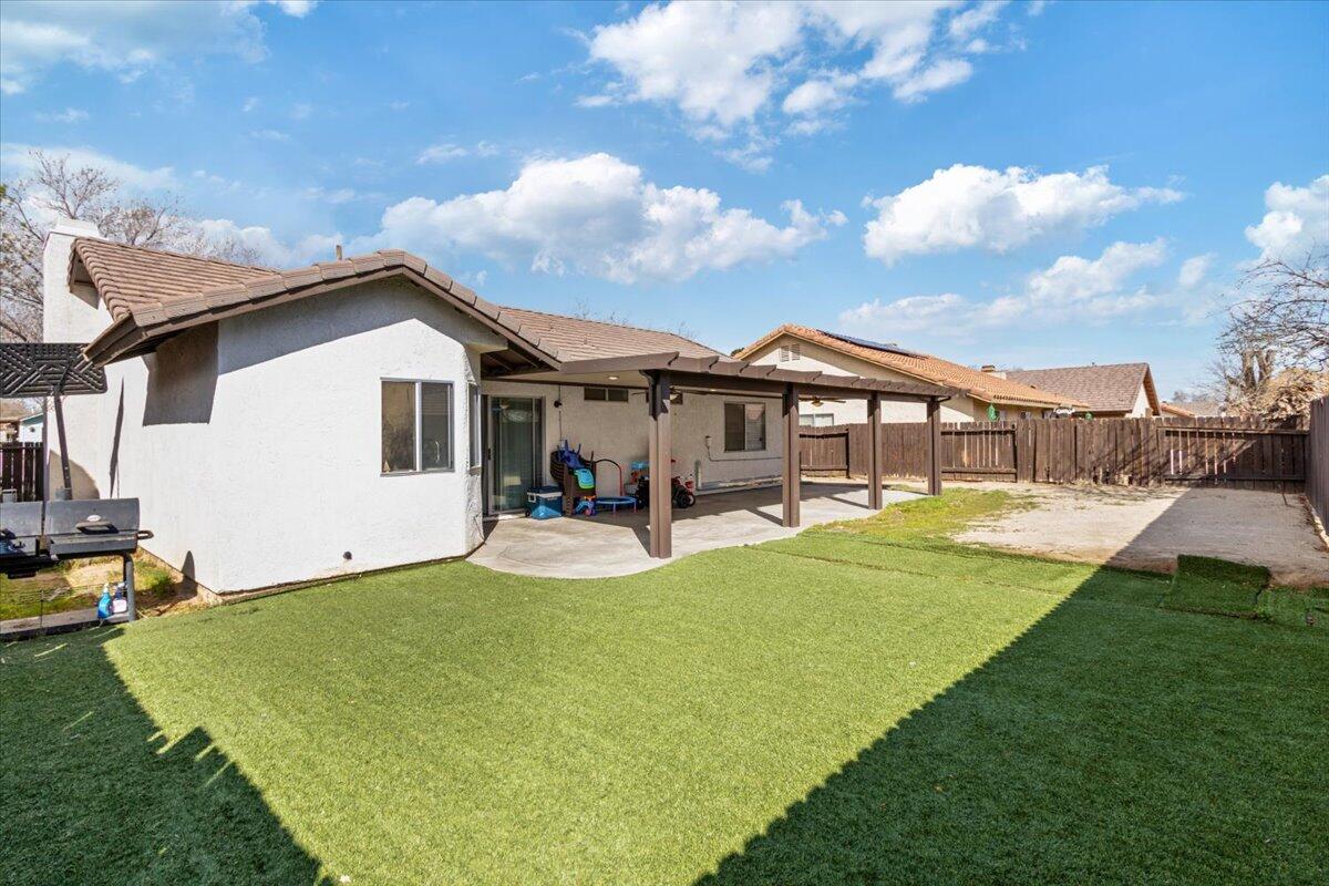 43852 Estrella Lane