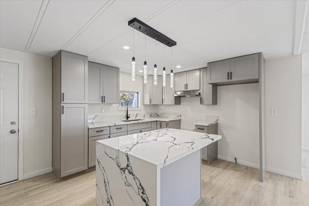 43850 E 20th Street Unit: 256
