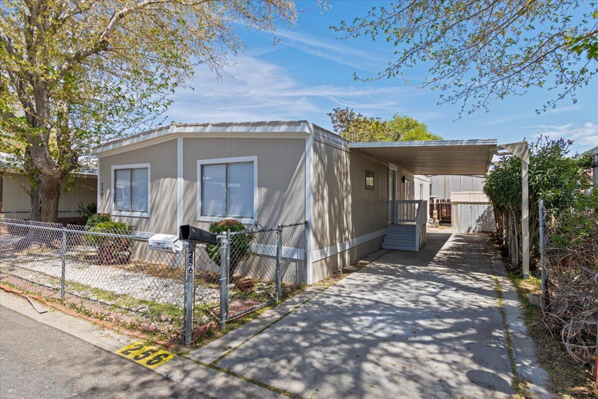 43850 E 20th Street Unit: 256