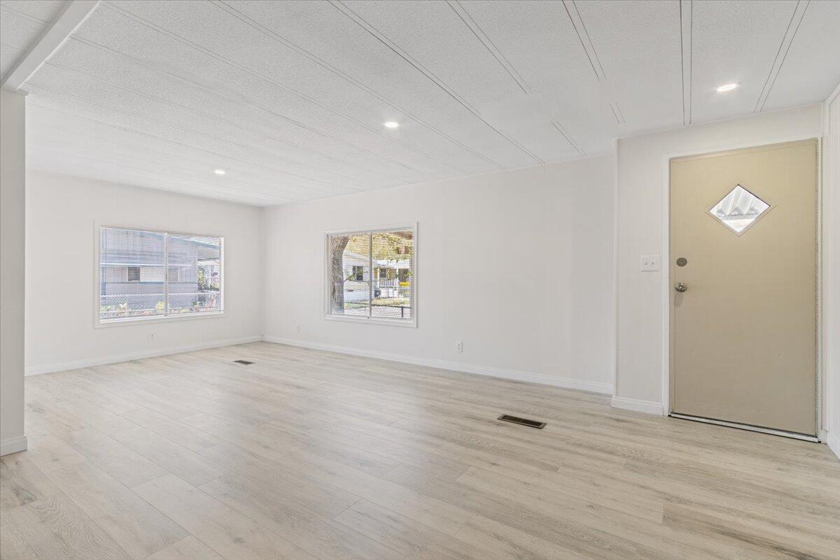 43850 E 20th Street Unit: 256